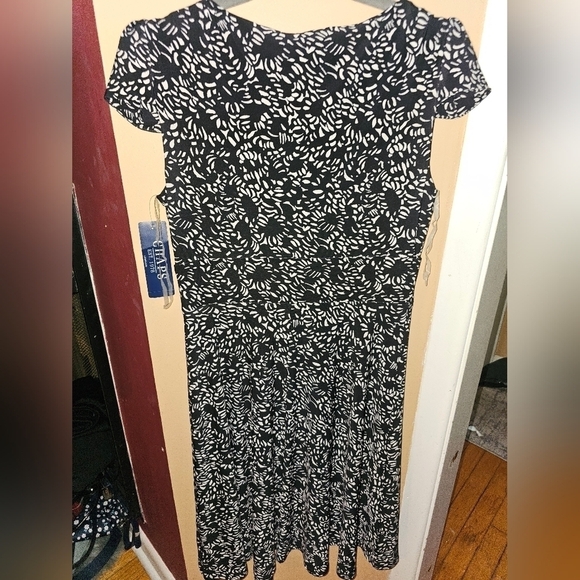 Chaps Woman’s Black/White Faux Criss Cross Wrap Front Dress Size M NEW With Tags - Picture 4 of 4